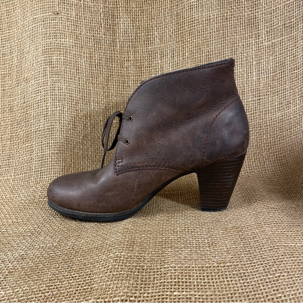 Clarks ankle boots lace up leather booties heels brown distressed women 8.5 B - Picture 5 of 14